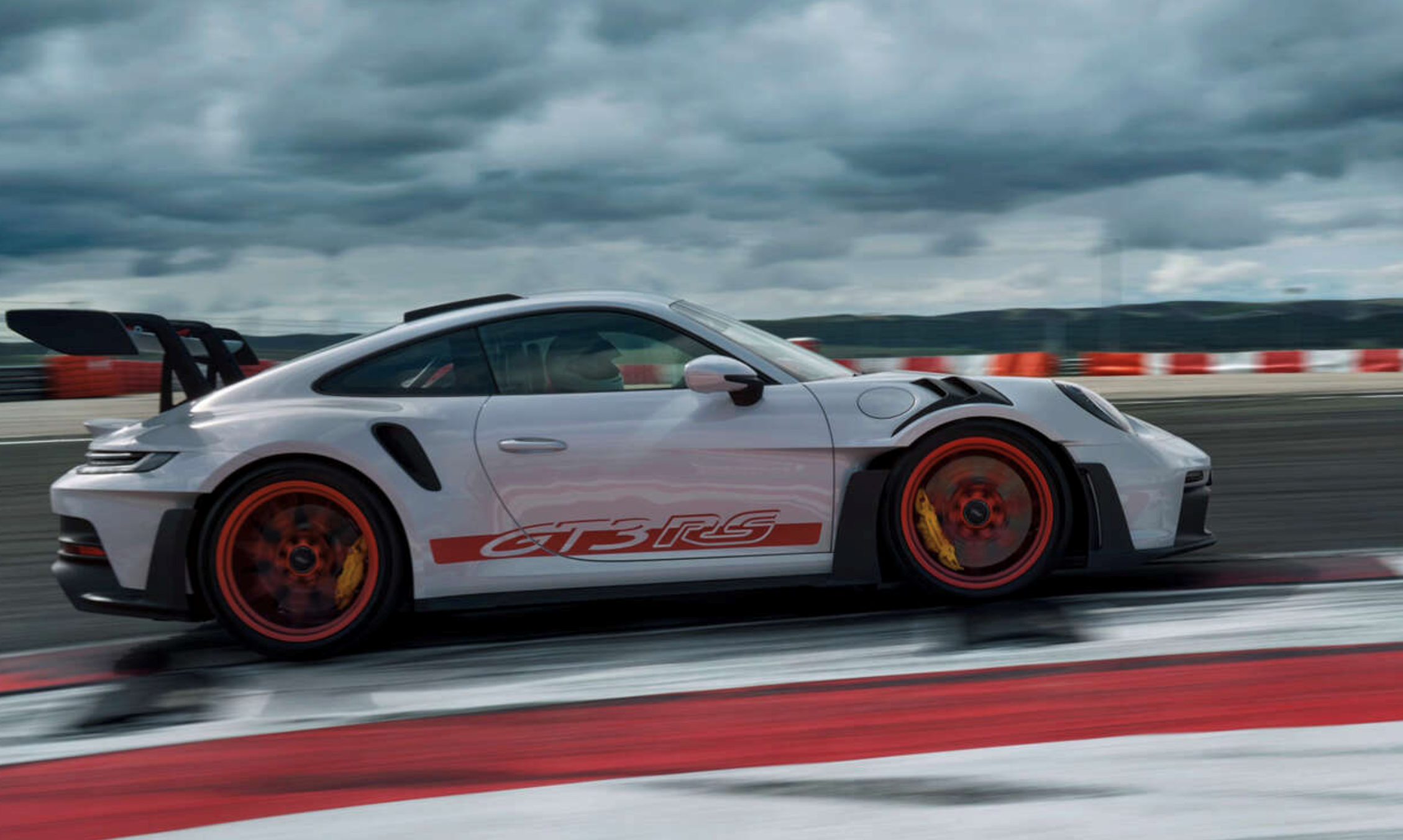 Yes, Please! New 911 GT3 RS Debuts