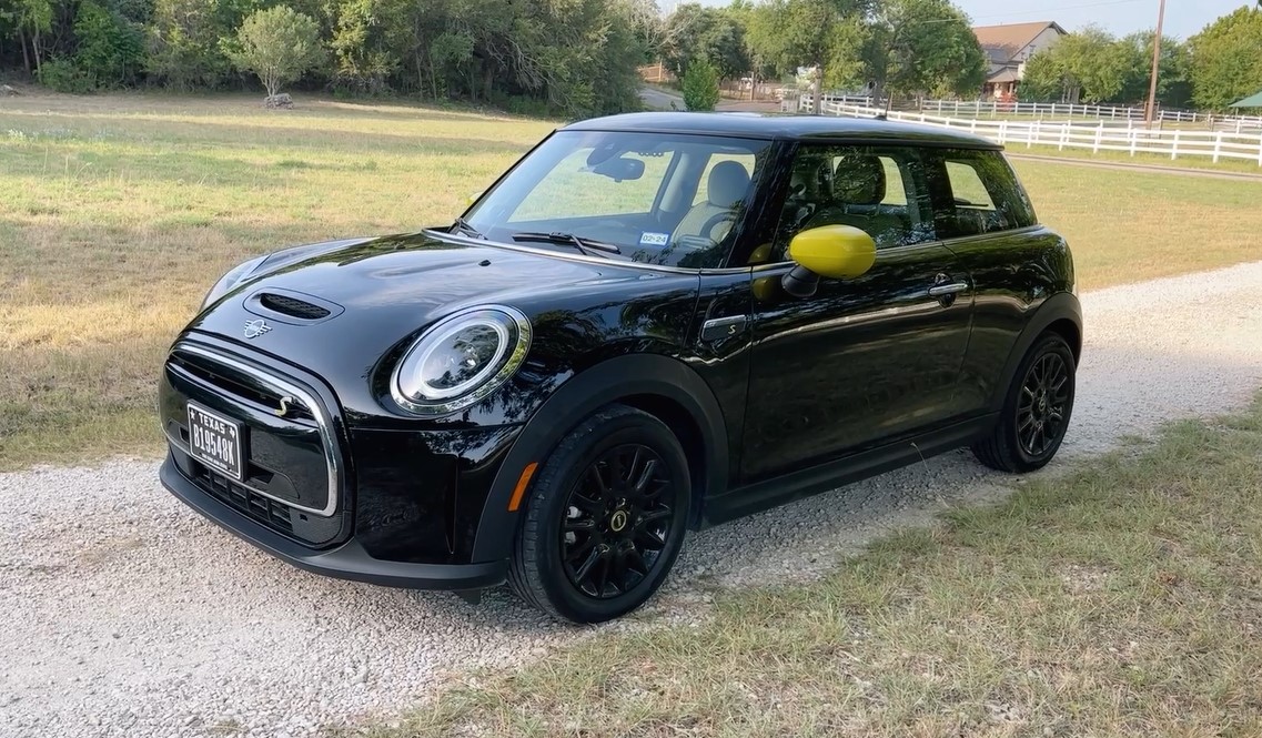 2022 Mini Cooper SE: The Best Sporting EV You Can Buy?