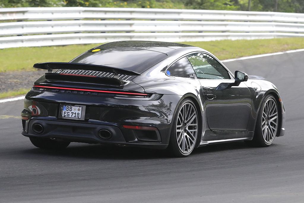 Porsche 911 pode receber motor V4 em versão híbrida