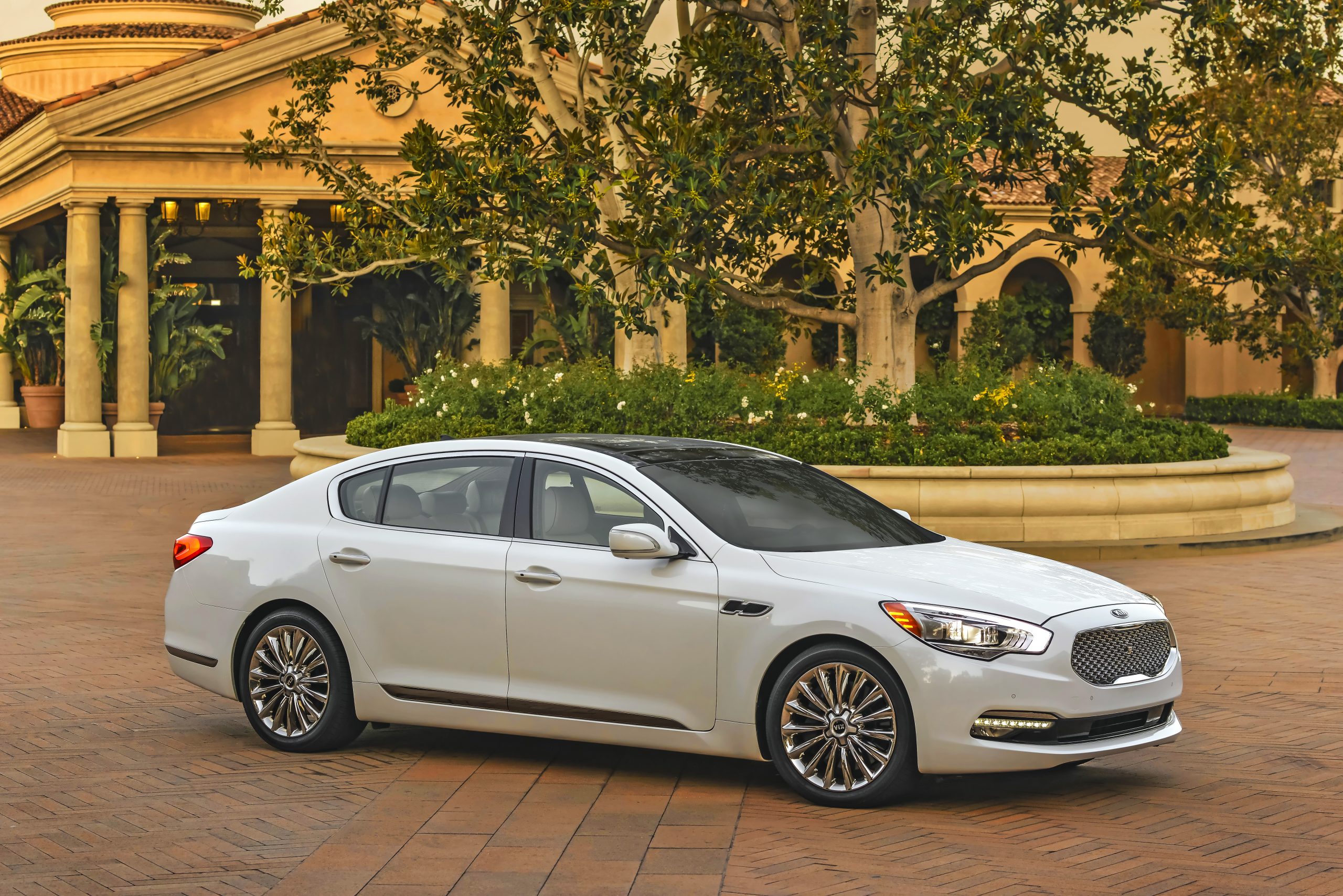 Preview Kia K900 Winding Road Magazine